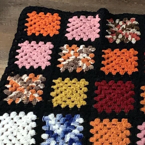 Vtg GRANNY SQUARE AFGHAN Crochet Cottage Core Throw Blanket 66”x43” T100 - Picture 12 of 12